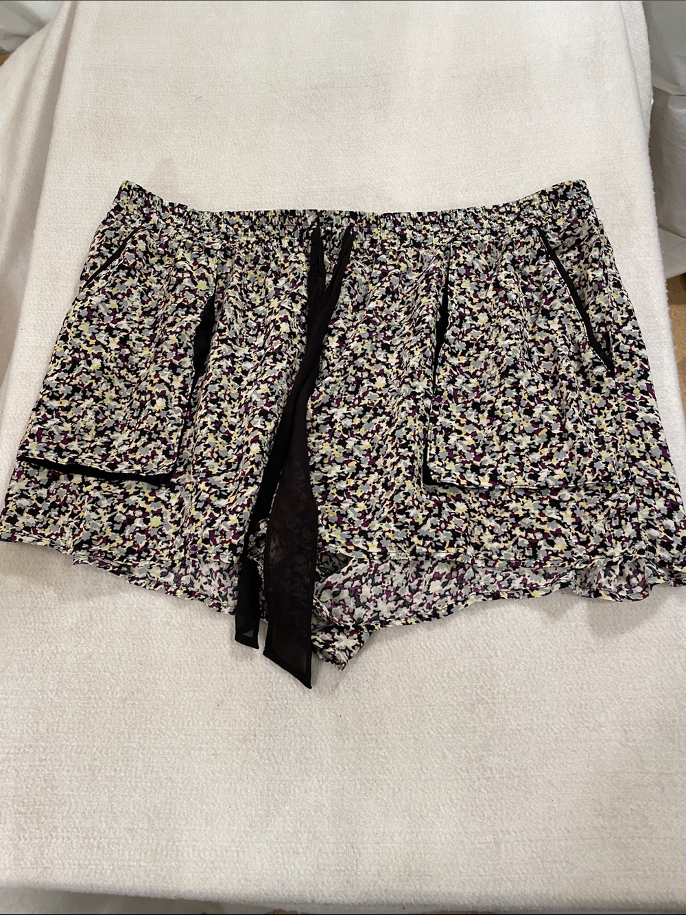 Simply Vera Vera Wang Floral High-Waist Drawstring Shorts in Black and Purple